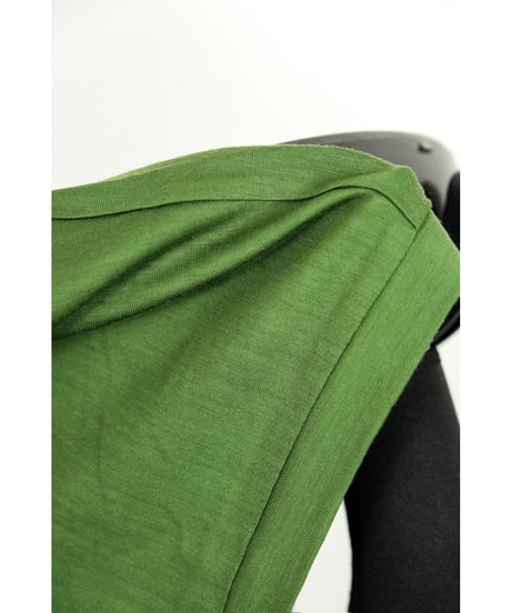 un/unbient "Exclusive" WASHABLE WOOL NO-SLEEVE HENLY NECK