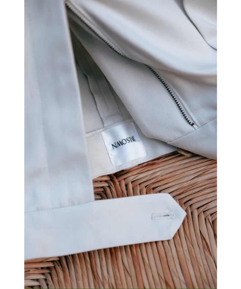 BISOWN COTTON GABA 2TUCK WIDE SLACKS | MusterWe