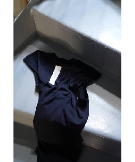 un/unbient "Exclusive" WASHABLE WOOL NO-SLEEVE HENLY NECK