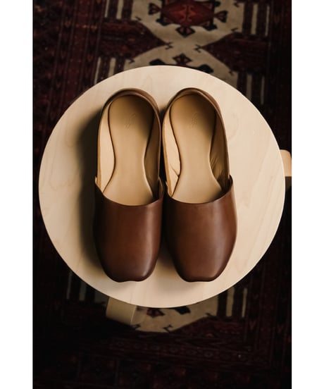 PERIOD FEATURES Leather Shoes