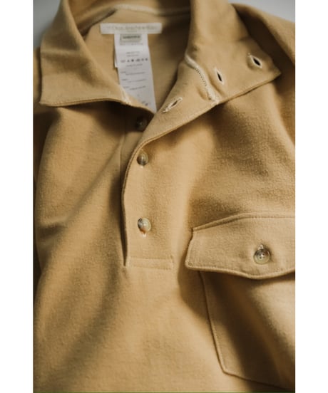 YE OLDE & NEW MAN RANDONNEUR MOCK POLO SHIRT (LIGHT CHAMOIS)