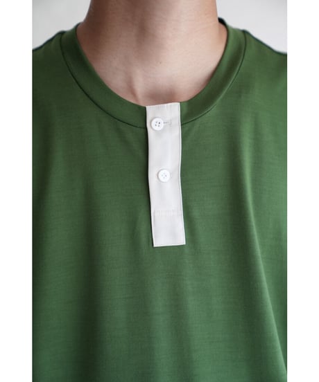 un/unbient "Exclusive" WASHABLE WOOL NO-SLEEVE HENLY NECK