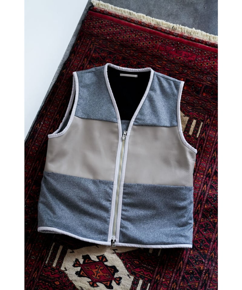 ENCOMING FRONT ZIP REVERSIBLE VEST | MusterWerk