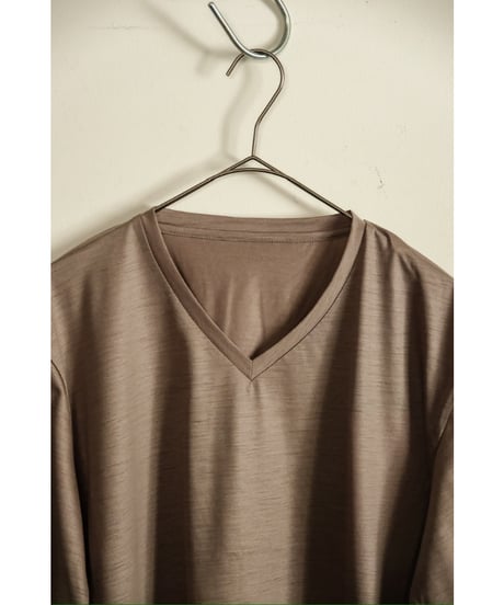 KANEMASA PHIL. "Exclusive" 36G Wool V Neck Tee