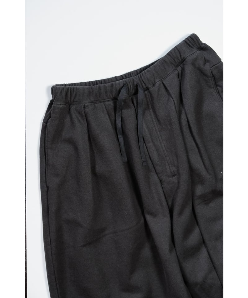 ANCELLM 3/4 TUCK SWEAT SHORTS | MusterWerk Sud.