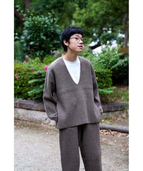 walenode Innocent YAK Deep V-neck Sweater