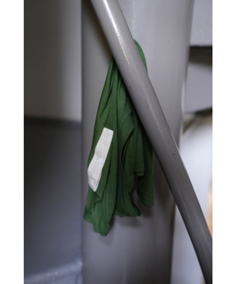 un/unbient "Exclusive" WASHABLE WOOL NO-SLEEVE HENLY NECK