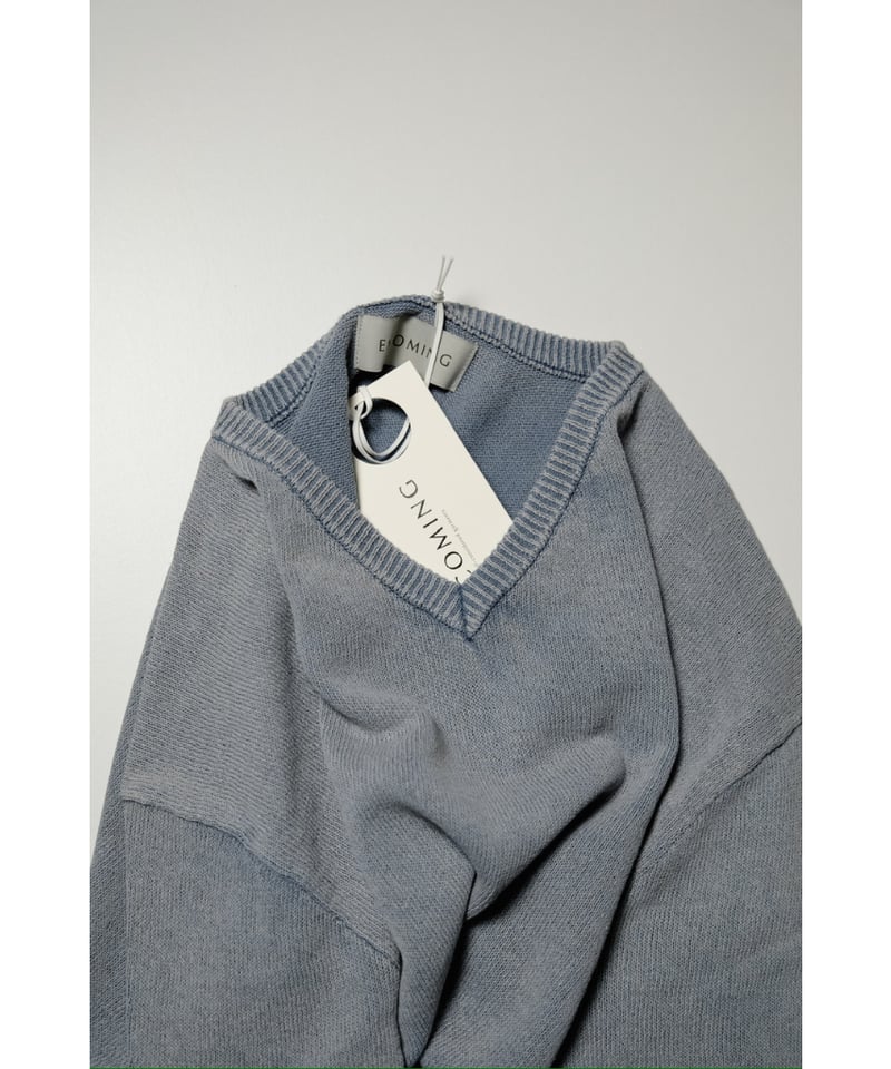 【ENCOMING】KNITTED V NECK JUMPER ENCOMING KNITTED V NECK JUMPER | MusterWerk Sud.