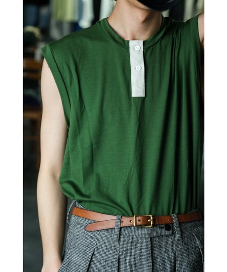 un/unbient "Exclusive" WASHABLE WOOL NO-SLEEVE HENLY NECK