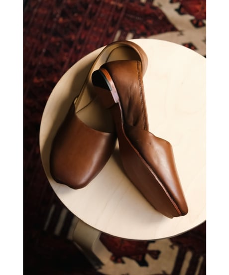 PERIOD FEATURES Leather Shoes