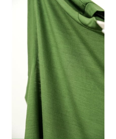 un/unbient "Exclusive" WASHABLE WOOL NO-SLEEVE HENLY NECK