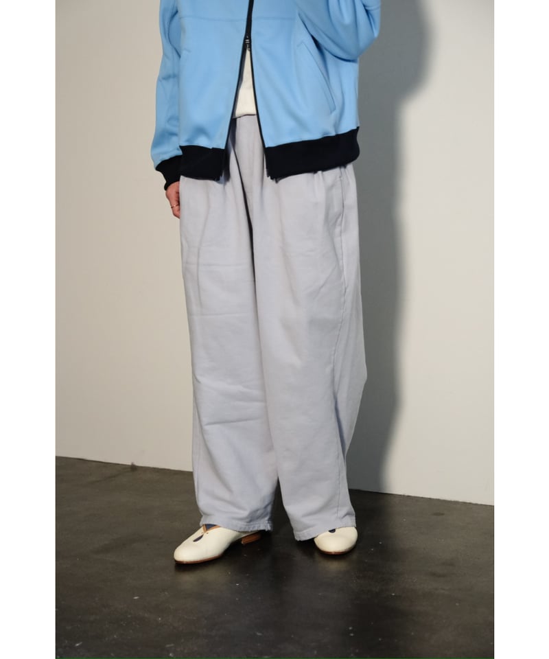 ANCELLM TUCK SWEAT PANTS | MusterWerk Sud. ANCELLM TUCK SWEAT PANTS | MusterWerk Sud.