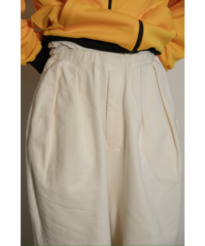 ANCELLM TUCK SWEAT PANTS | MusterWerk Sud. ANCELLM TUCK SWEAT PANTS | MusterWerk Sud.