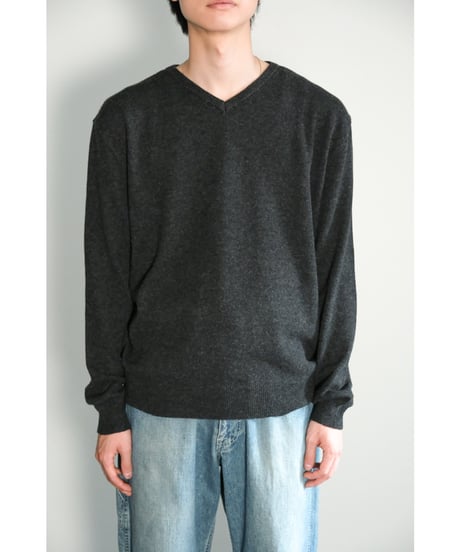 ENCOMING KNITTED V NECK JUMPER