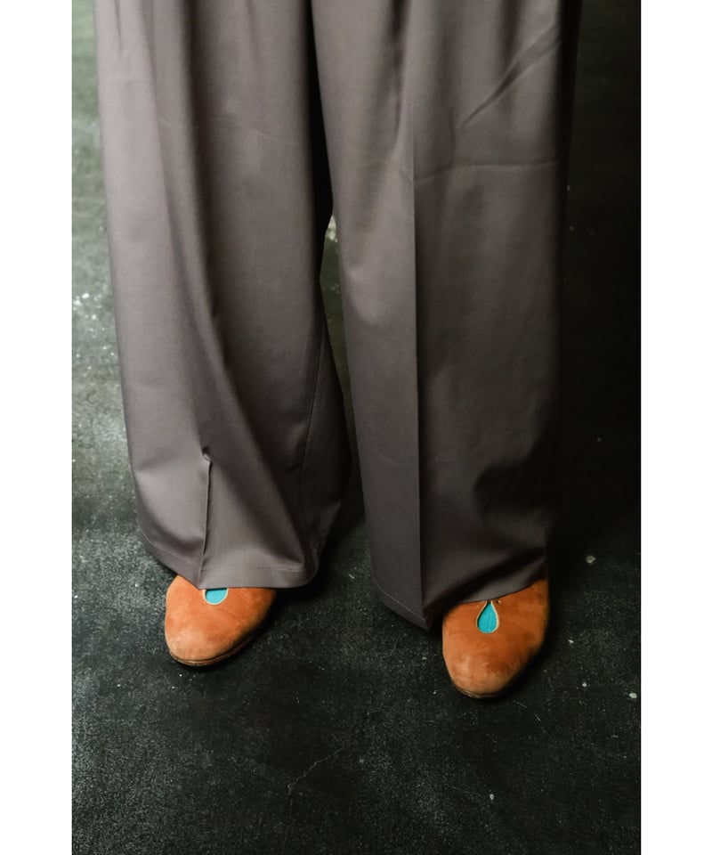 ANCELLM WIDE EASY TUCK SLACKS | MusterWerk Sud. ANCELLM WIDE EASY TUCK SLACKS | MusterWerk Sud.