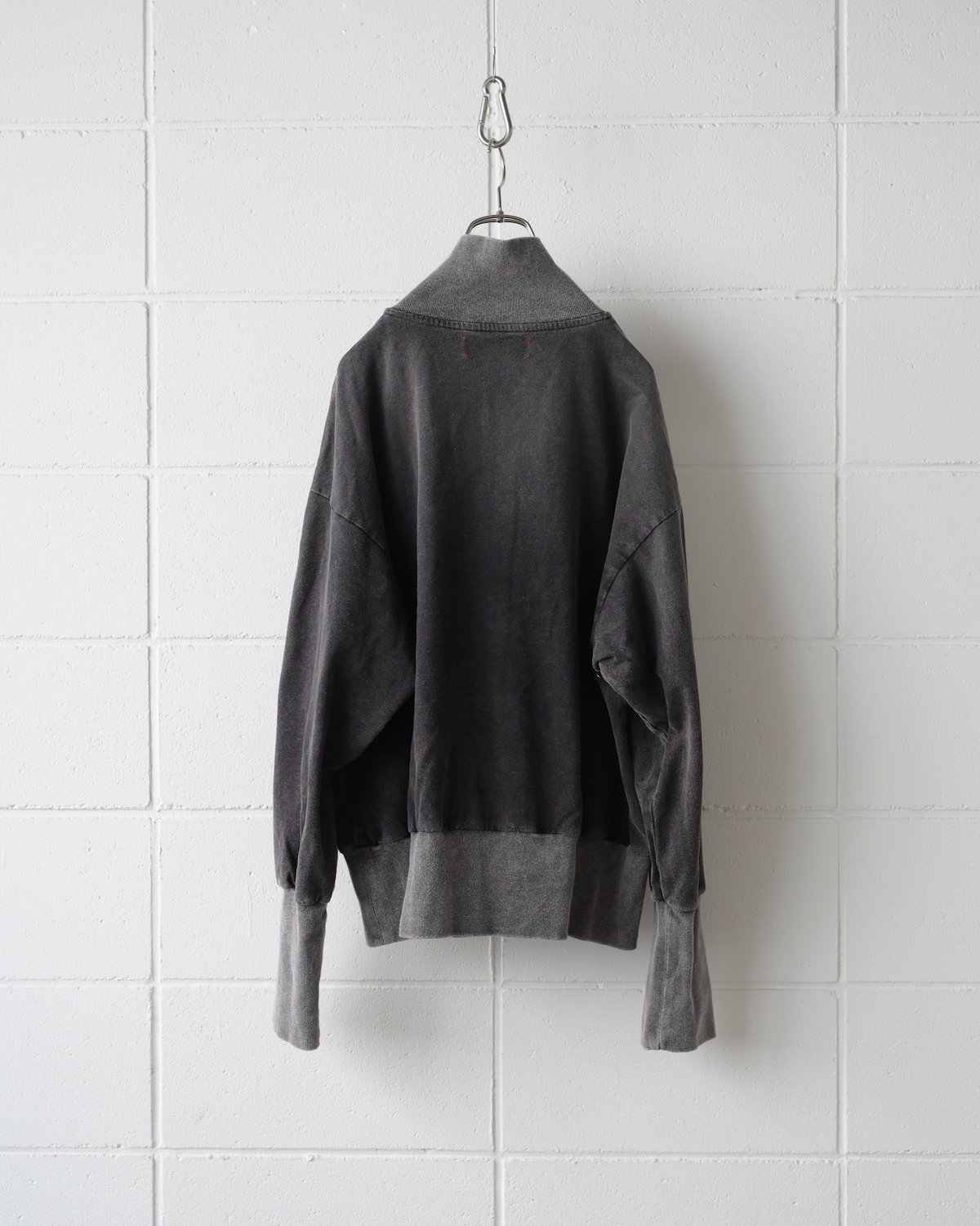 barbell object zip sweat | MusterWerk Sud. barbell object zip sweat | MusterWerk Sud.