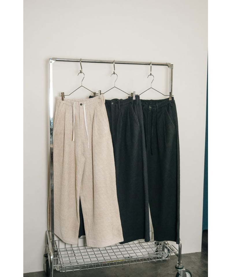 定価4万 AKM STRETCH STRIPE EASY SLACKS Mパンツ 定価4万 AKM STRETCH STRIPE EASY SLACKS Mパンツ