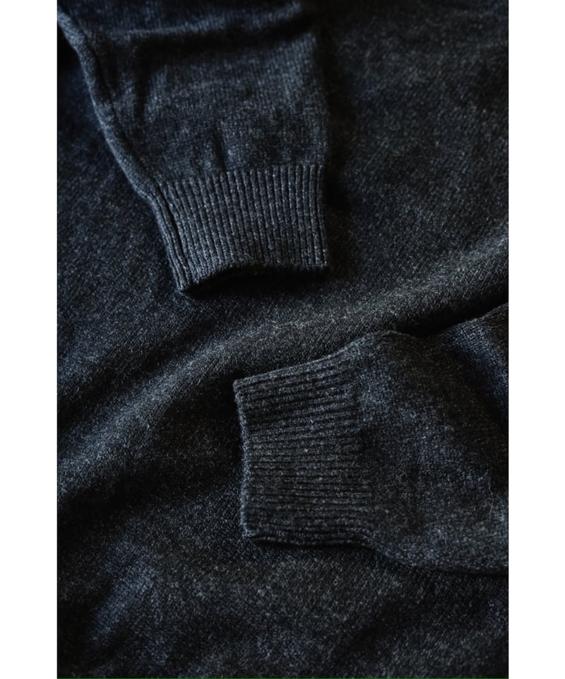 The CLASIK SADDLE V NECK | MusterWerk Sud.