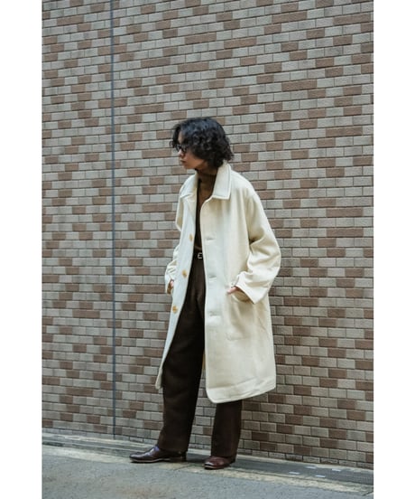 PERIOD FEATURES "Exclusive" SOUTIEN COLLAR COAT
