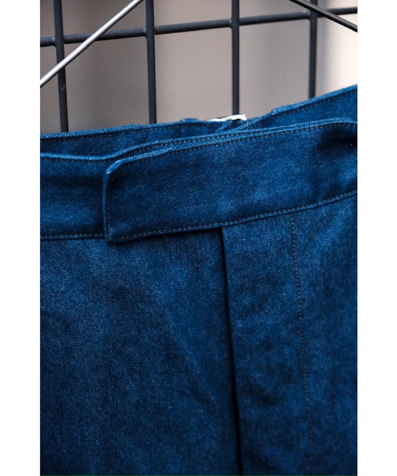 The CLASIK KUURA DENIM BACK BELT TROUSER | Must