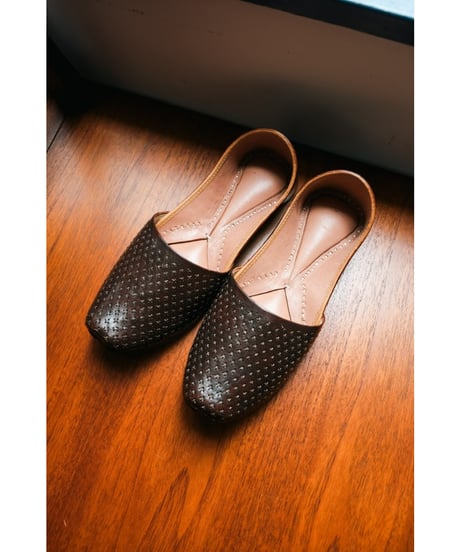 PERIOD FEATURES Leather Shoes