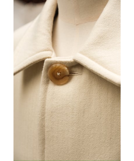 PERIOD FEATURES "Exclusive" SOUTIEN COLLAR COAT