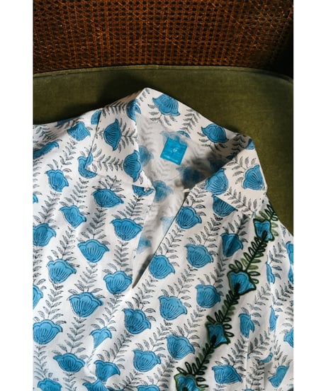PERIOD FEATURES Block Print & Machine Embroidery Pullover Shirts