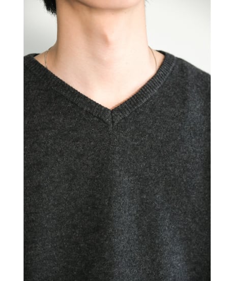 ENCOMING KNITTED V NECK JUMPER