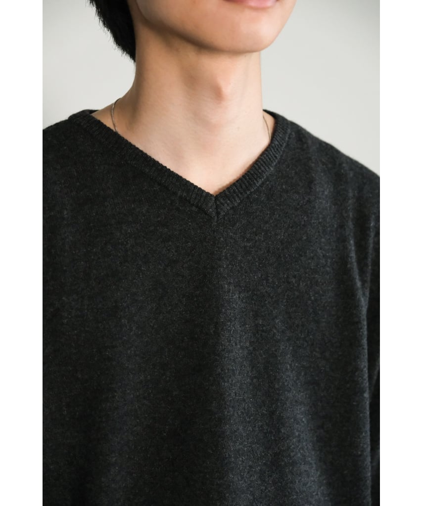 【ENCOMING】KNITTED V NECK JUMPER ENCOMING KNITTED V NECK JUMPER | MusterWerk Sud.