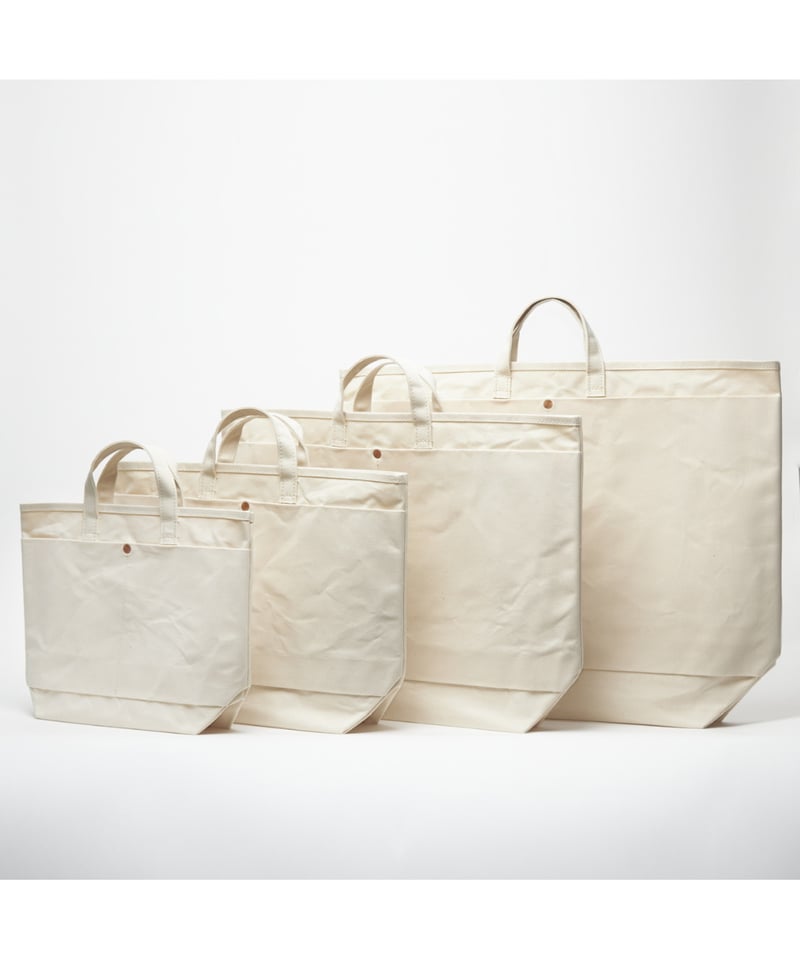 This is a(n) Base Tote M コヨーテ Base Tote M | This is a(n)