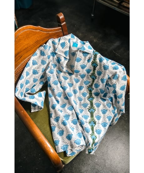 PERIOD FEATURES Block Print & Machine Embroidery Pullover Shirts
