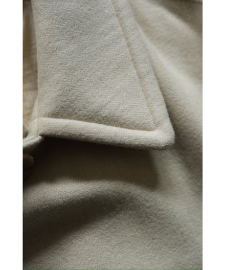 PERIOD FEATURES "Exclusive" SOUTIEN COLLAR COAT