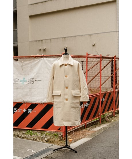 PERIOD FEATURES "Exclusive" SOUTIEN COLLAR COAT