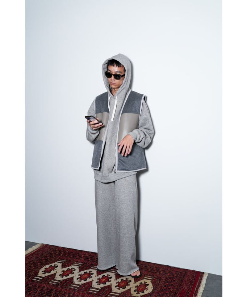 ENCOMING FRONT ZIP REVERSIBLE VEST | MusterWerk