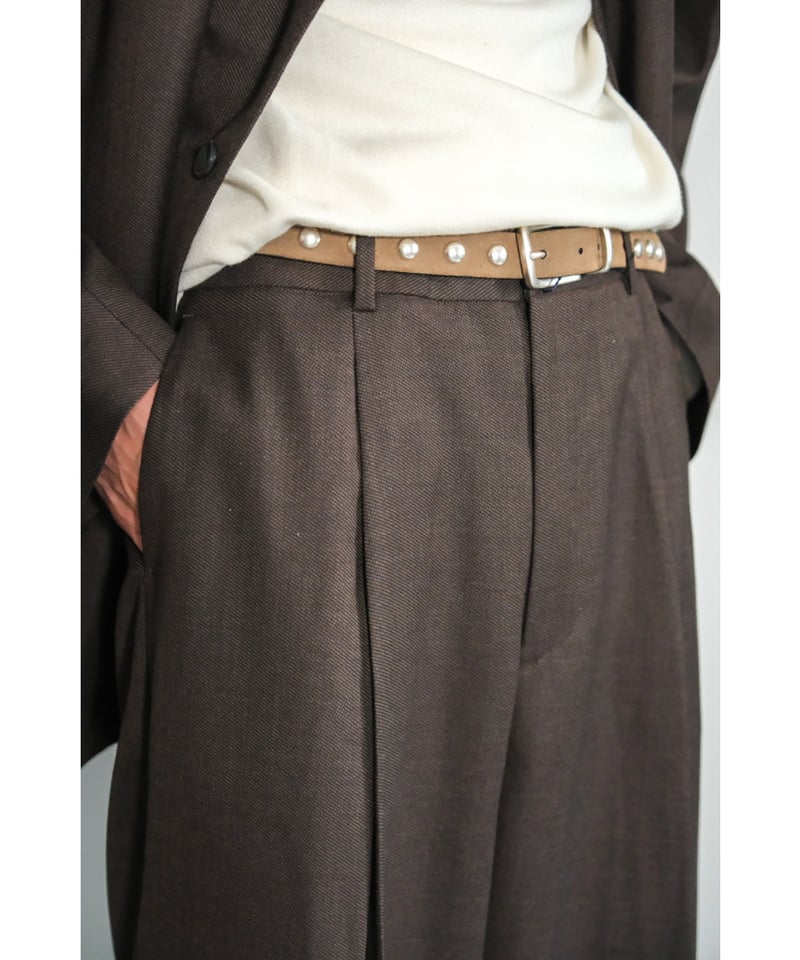 パンツ BISOWN MIDDLEWOOL DEEPTUCK TROUSERS fit=scale-down,w=1200