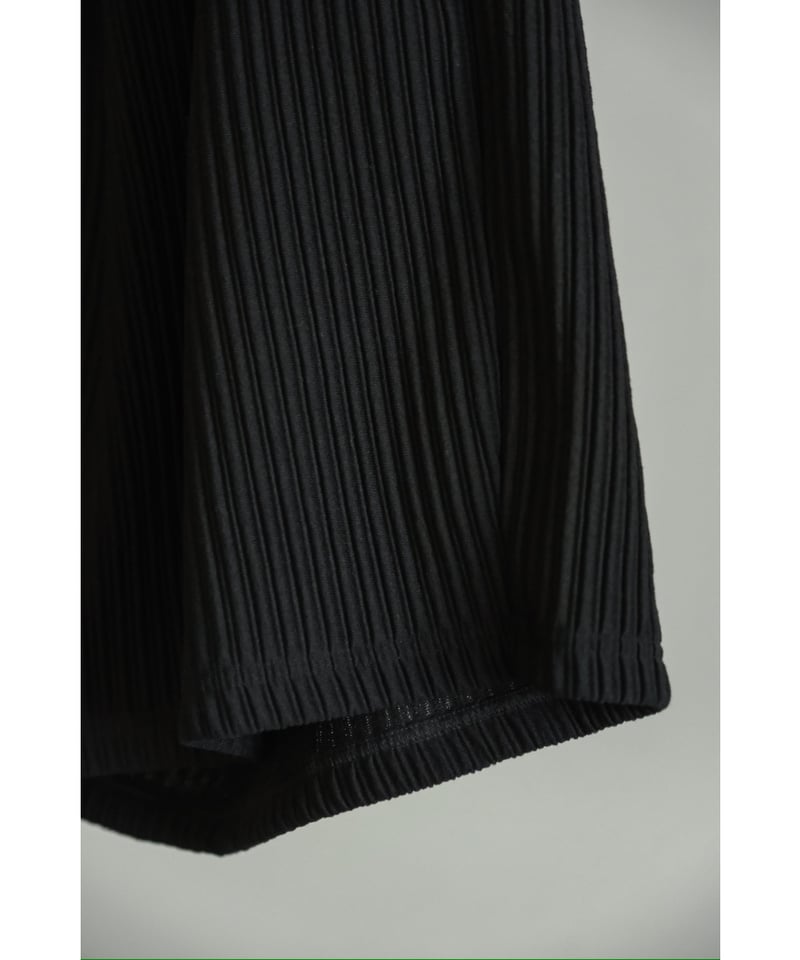 ANCELLM WRINKLED STRIPE TUCK SHORT PANTS | Must