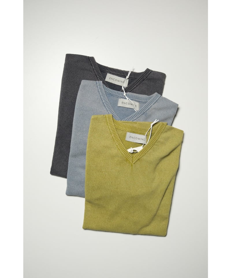 【ENCOMING】KNITTED V NECK JUMPER ENCOMING KNITTED V NECK JUMPER | MusterWerk Sud.