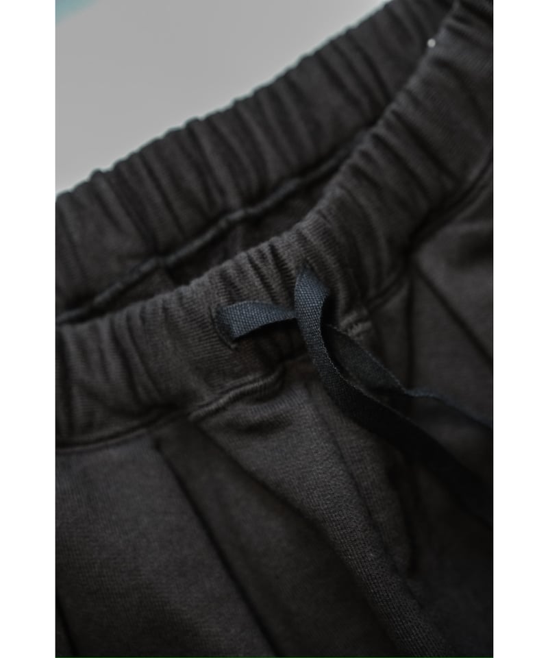 ANCELLM TUCK SWEAT SHORTS | MusterWerk Sud.