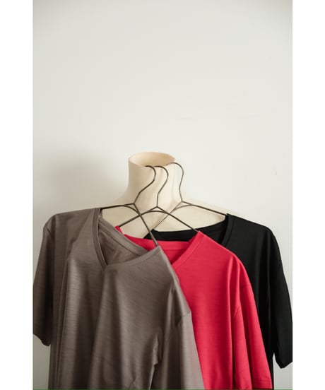 KANEMASA PHIL. "Exclusive" 36G Wool V Neck Tee