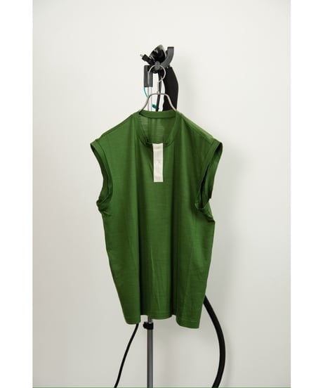 un/unbient "Exclusive" WASHABLE WOOL NO-SLEEVE HENLY NECK