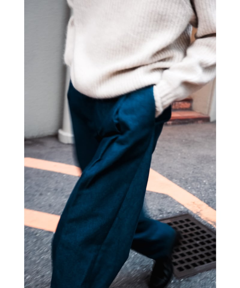 The CLASIK KUURA DENIM BACK BELT TROUSER | Must