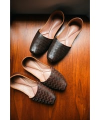 PERIOD FEATURES Leather Shoes