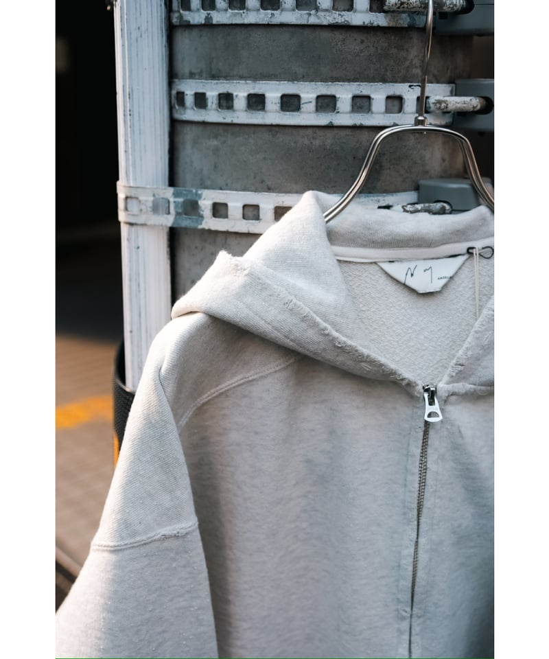 ANCELLM CRASH ZIP HOODIE | MusterWerk Sud. ANCELLM CRASH ZIP HOODIE | MusterWerk Sud.