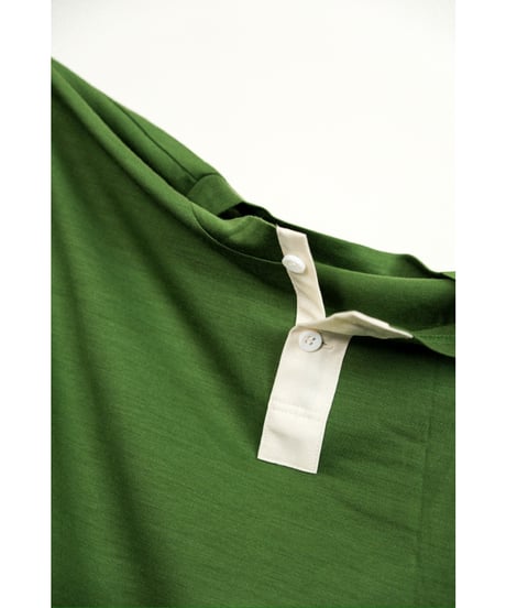 un/unbient "Exclusive" WASHABLE WOOL NO-SLEEVE HENLY NECK