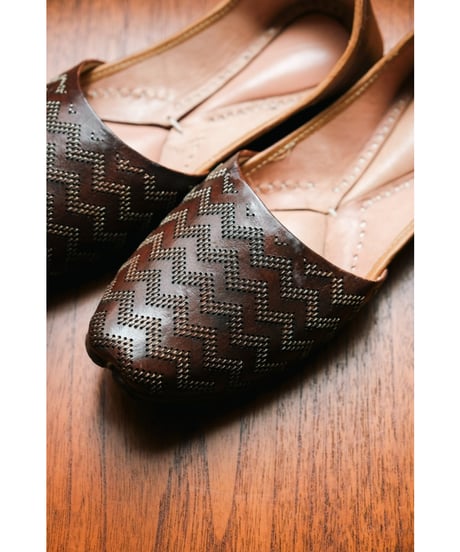 PERIOD FEATURES Leather Shoes