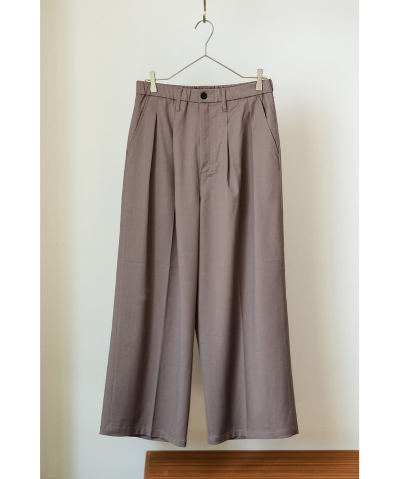 ANCELLM WIDE EASY TUCK SLACKS | MusterWerk Sud. ANCELLM WIDE EASY TUCK SLACKS | MusterWerk Sud.