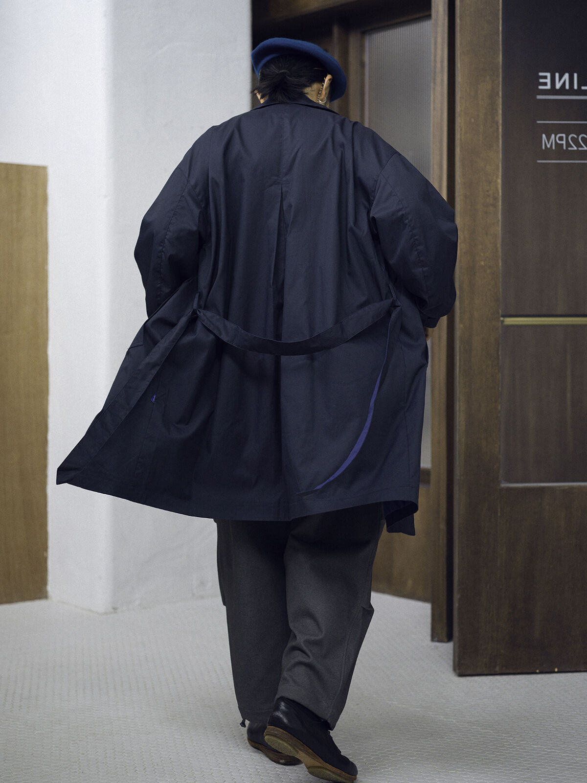 Gabardine Balmacaan Coat-Navy Blue | MIZUTOKI