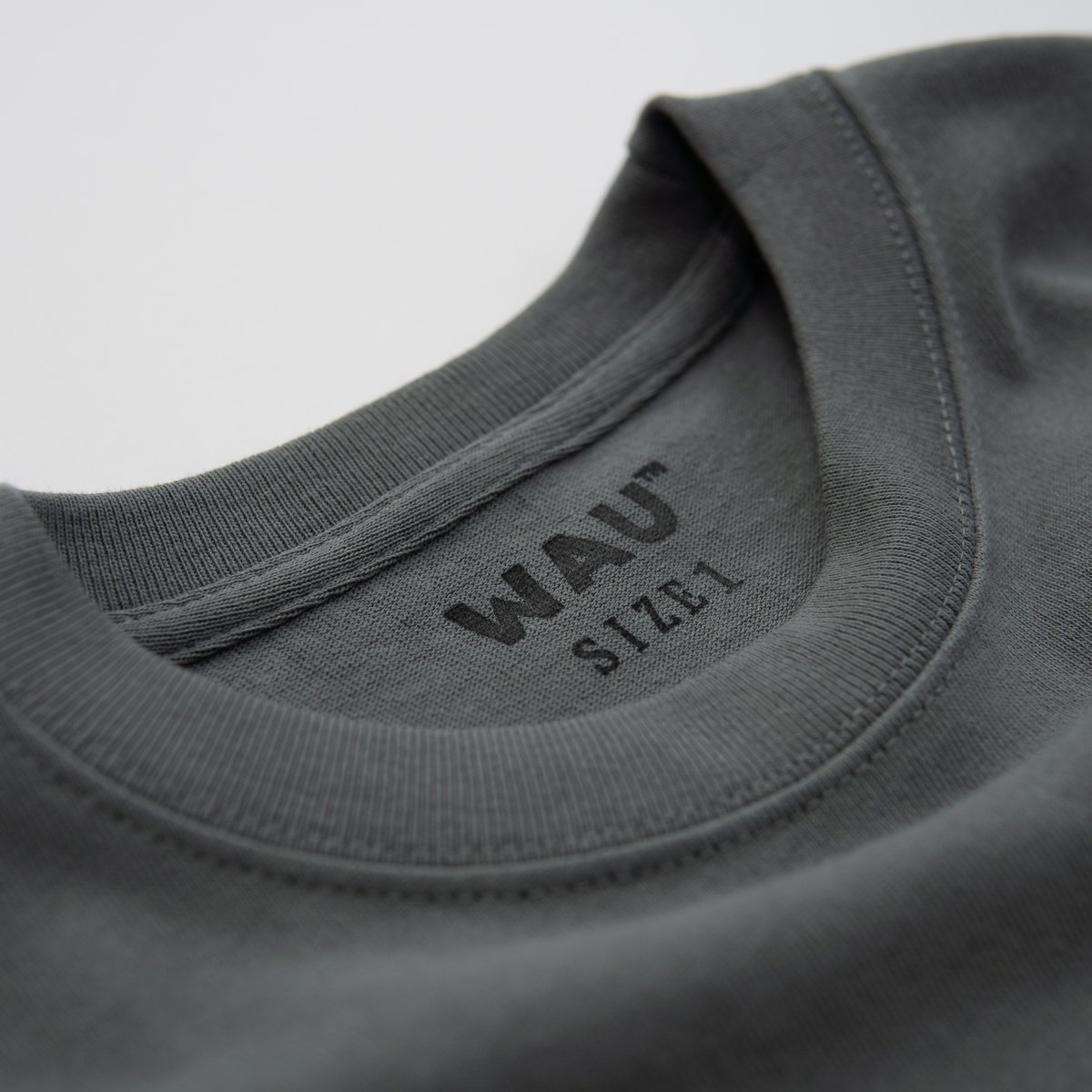 STONE  グリーン Tシャツ fit=scale-down,w=1200