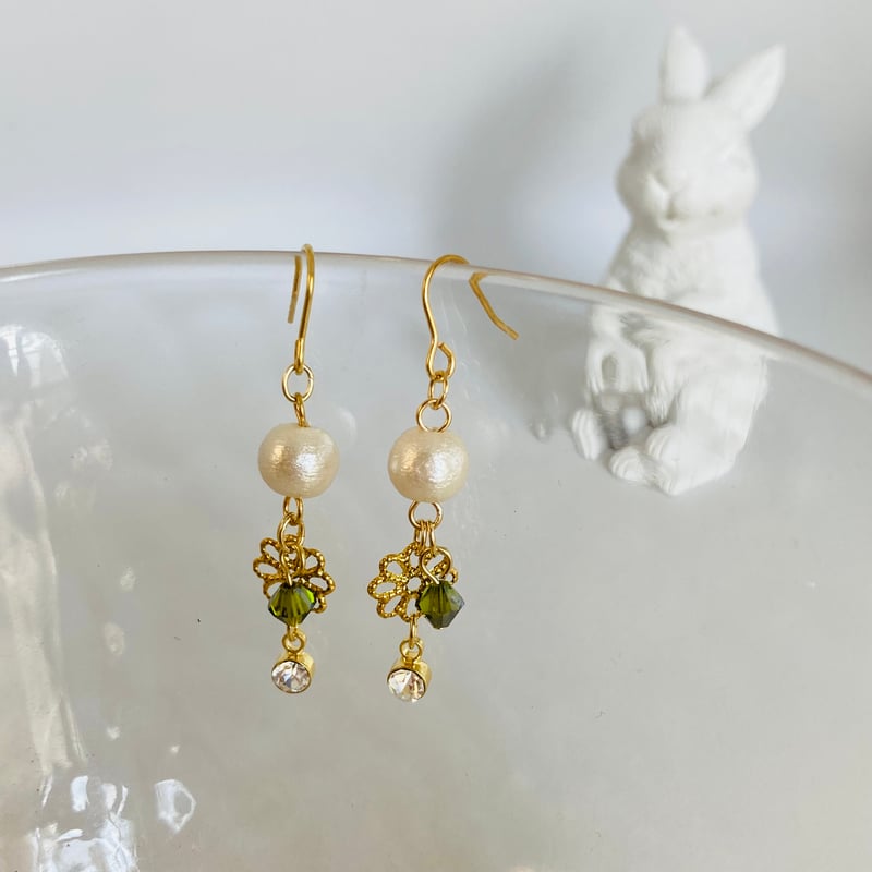 No.43 キラッと輝く控えめピアス | usaginohane 