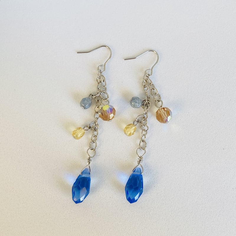 No.23 キラキラ揺れる青いピアス【シルバー】 | usaginohane's STORE